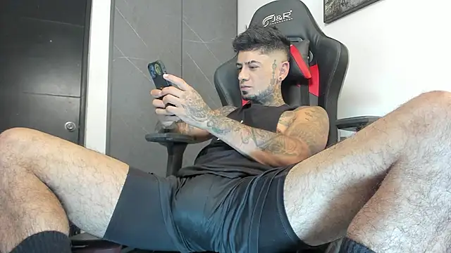 Snapshot of sergiio_mesa27 chatting on October 5, 2025, 2:15 pm sergiio mesa27 online show from October 5, 2025, 2:15 pm