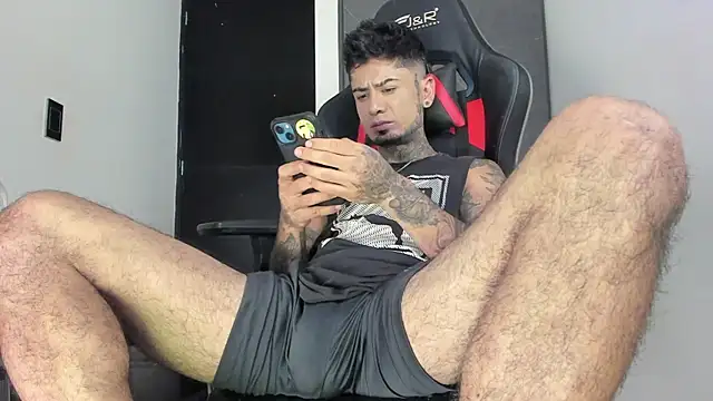 Snapshot of sergiio_mesa27 chatting on November 8, 2025, 1:06 am sergiio mesa27 online show from November 8, 2025, 1:06 am