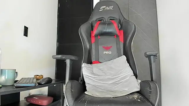 Snapshot of sergiio_mesa27 chatting on November 11, 2025, 3:01 pm sergiio mesa27 online show from November 11, 2025, 3:01 pm