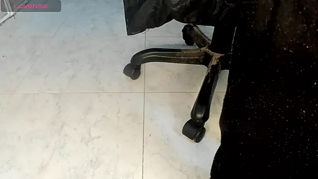 Snapshot of Lissalittlee chatting on March 11, 2025, 7:36 pm Lissalittlee online show from March 11, 2025, 7:36 pm