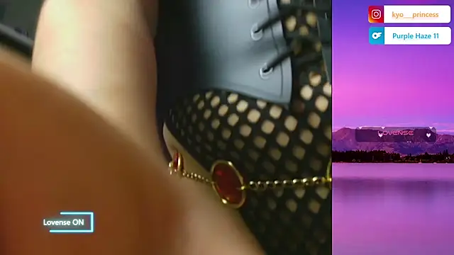 PurpleHaze17 online show from November 4, 2025, 11:26 pm