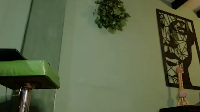 thirstymoonxx online show from March 15, 2025, 4:24 am