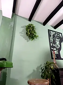 Snapshot of thirstymoonxx chatting on February 18, 2026, 5:03 am thirstymoonxx online show from February 18, 2026, 5:03 am