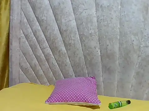 Sexy Villagegal online show from April 1, 2026, 4:37 pm