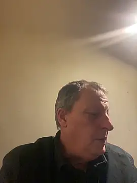 Snapshot of chubbybear2cum chatting on November 7, 2025, 5:18 am chubbybear2cum online show from November 7, 2025, 5:18 am