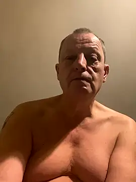 Snapshot of chubbybear2cum chatting on November 24, 2025, 7:35 pm chubbybear2cum online show from November 24, 2025, 7:35 pm