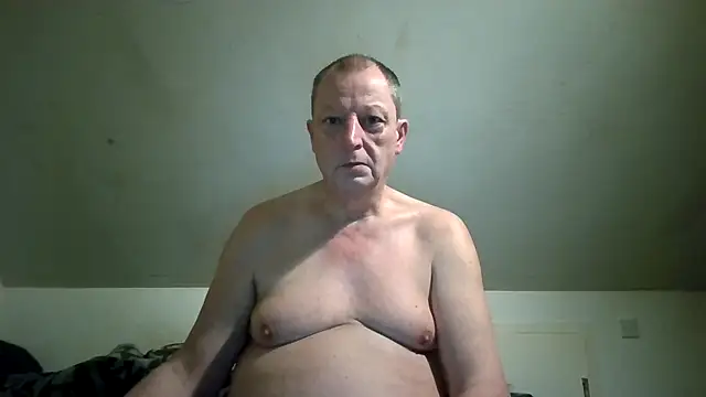 Snapshot of chubbybear2cum chatting on November 25, 2025, 4:18 pm chubbybear2cum online show from November 25, 2025, 4:18 pm