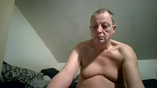Snapshot of chubbybear2cum chatting on November 27, 2025, 2:52 pm chubbybear2cum online show from November 27, 2025, 2:52 pm