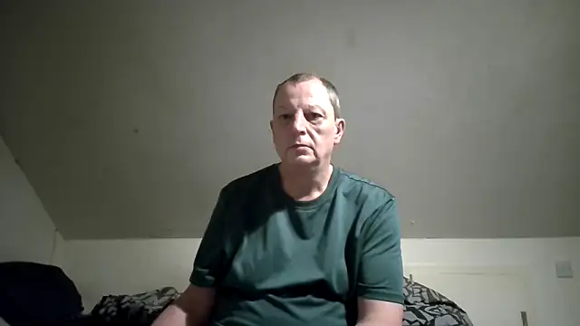 Snapshot of chubbybear2cum chatting on December 15, 2025, 11:03 am chubbybear2cum online show from December 15, 2025, 11:03 am