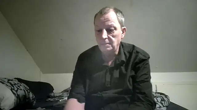 Snapshot of chubbybear2cum chatting on December 23, 2025, 4:32 am chubbybear2cum online show from December 23, 2025, 4:32 am