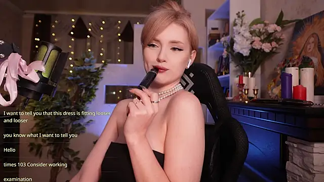 Snapshot of Chriss_Fox chatting on February 15, 2026, 3:42 pm Chriss Fox online show from February 15, 2026, 3:42 pm