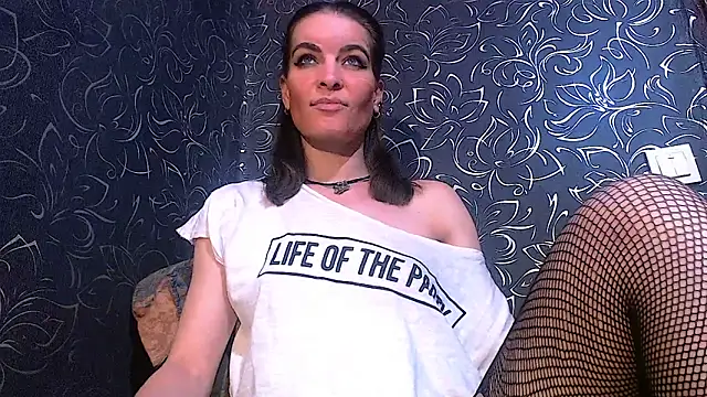 Strawberry Milfa online show from February 16, 2026, 9:11 pm