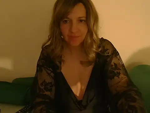 Ella Next Door online show from November 15, 2025, 11:32 pm