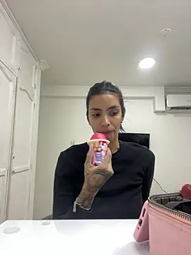 Snapshot of DeuxGold chatting on February 8, 2026, 2:59 am DeuxGold online show from February 8, 2026, 2:59 am