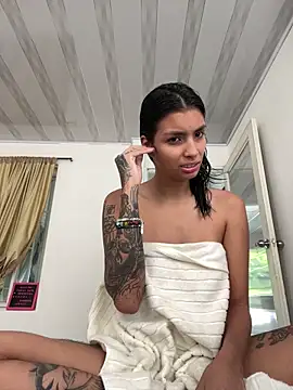 Snapshot of DeuxGold chatting on February 10, 2026, 6:23 pm DeuxGold online show from February 10, 2026, 6:23 pm