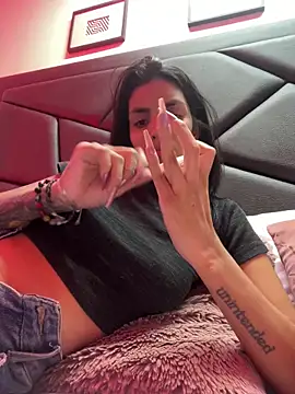 Snapshot of DeuxGold chatting on February 14, 2026, 3:47 am DeuxGold online show from February 14, 2026, 3:47 am