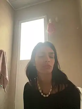 Snapshot of DeuxGold chatting on February 21, 2026, 8:43 pm DeuxGold online show from February 21, 2026, 8:43 pm