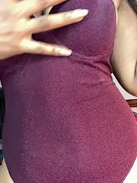 Snapshot of Cinderella-98 chatting on February 15, 2026, 7:51 am Cinderella-98 online show from February 15, 2026, 7:51 am