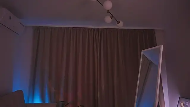 AnuricBriny online show from February 12, 2025, 11:30 pm