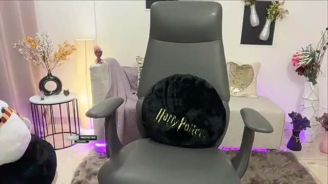 Snapshot of Unique-Beauty chatting on April 10, 2026, 5:06 pm Unique-Beauty online show from April 10, 2026, 5:06 pm