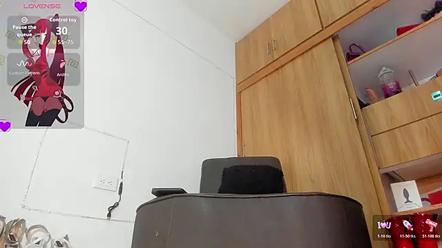 Snapshot of violetmontan chatting on October 25, 2025, 9:39 am violetmontan online show from October 25, 2025, 9:39 am