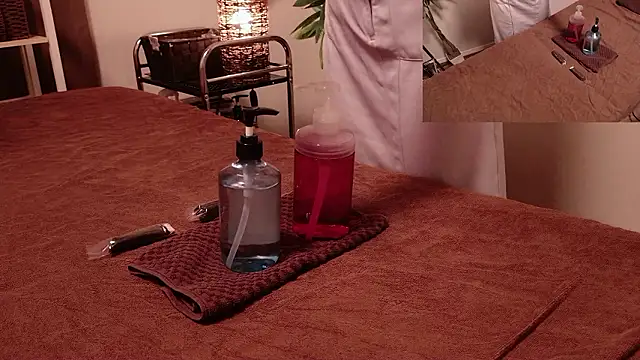 Snapshot of ManaMi-maru chatting on October 12, 2025, 12:37 pm ManaMi-maru online show from October 12, 2025, 12:37 pm