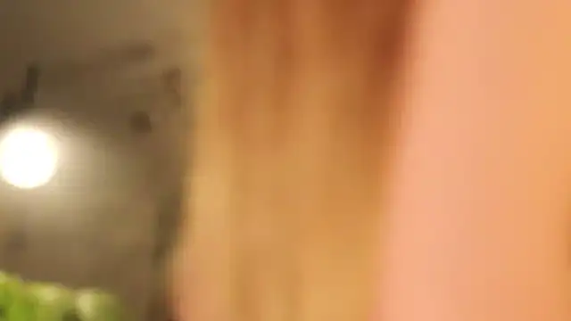 Snapshot of Sandy-the-Squirrel chatting on March 6, 2025, 5:11 pm Sandy-the-Squirrel online show from March 6, 2025, 5:11 pm