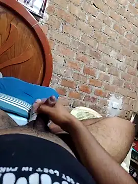 Snapshot of Dnick2 chatting on November 25, 2025, 11:38 pm Dnick2 online show from November 25, 2025, 11:38 pm