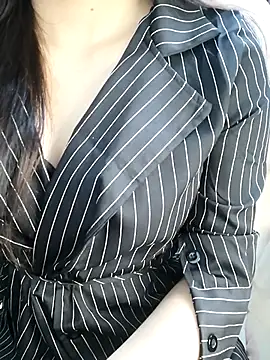  Linez  online show from November 3, 2025, 5:47 pm