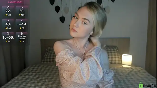 Snapshot of TheVanessaMaes chatting on October 15, 2025, 8:31 pm TheVanessaMaes online show from October 15, 2025, 8:31 pm