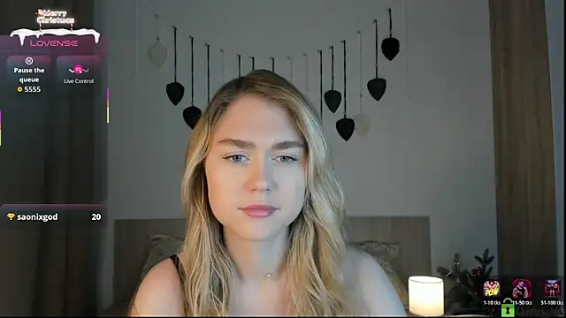 Snapshot of TheVanessaMaes chatting on December 17, 2025, 12:49 am TheVanessaMaes online show from December 17, 2025, 12:49 am