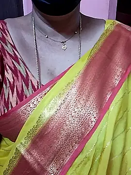 ananya956 online show from November 4, 2025, 12:37 pm