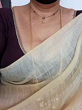 ananya956 online show from February 18, 2026, 8:32 am