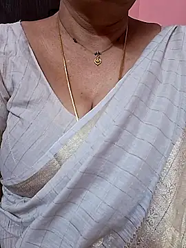 ananya956 online show from February 24, 2026, 6:33 am