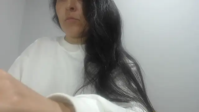 naughthyany16 online show from December 14, 2025, 2:28 am