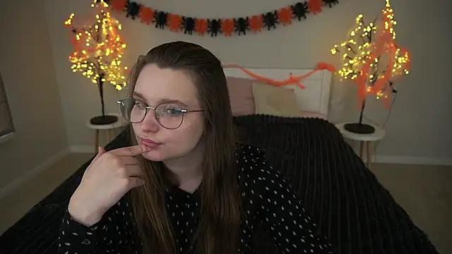 MagicPeachh  online show from October 31, 2025, 6:58 am