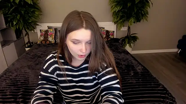 MagicPeachh  online show from November 26, 2025, 7:20 am