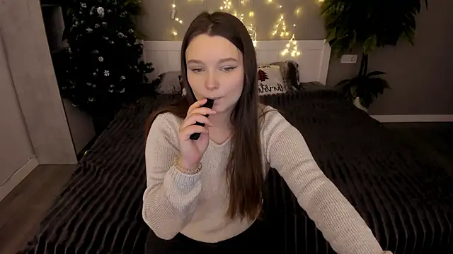 Snapshot of MagicPeachh_ chatting on January 6, 2026, 1:37 pm MagicPeachh online show from January 6, 2026, 1:37 pm