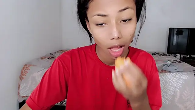 jasmin brunette  online show from December 19, 2025, 1:18 pm