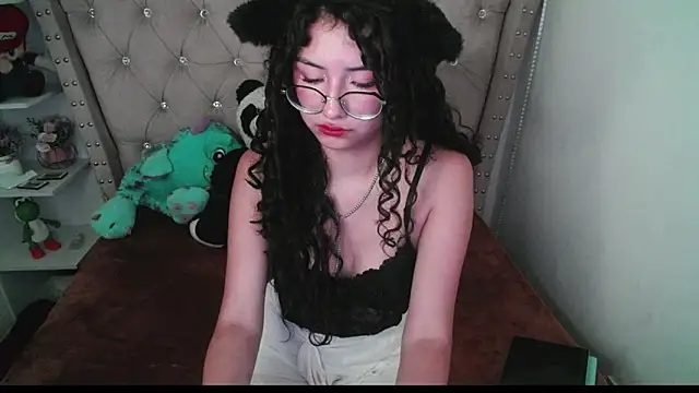 CherieCurl online show from November 22, 2025, 6:07 pm