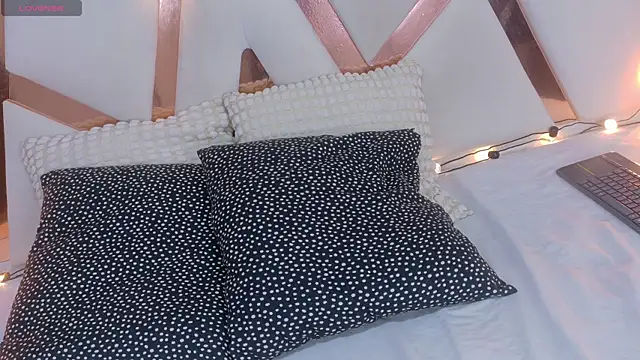 LilithSmith  online show from November 21, 2025, 11:42 am