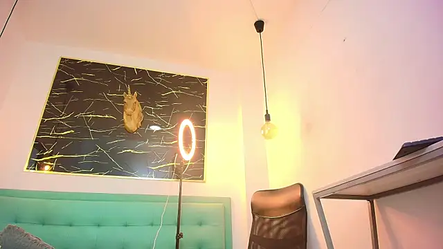 Bella salvatore online show from November 23, 2025, 9:25 pm