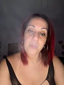 Snapshot of DeeLight124 chatting on November 3, 2025, 6:25 am DeeLight124 online show from November 3, 2025, 6:25 am