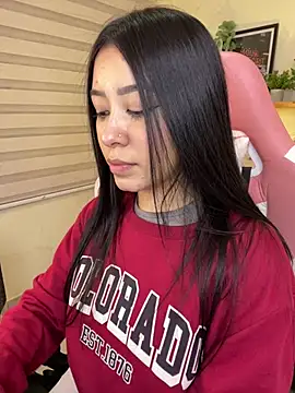 Snapshot of Starliee__ chatting on February 7, 2026, 12:14 am Starliee online show from February 7, 2026, 12:14 am