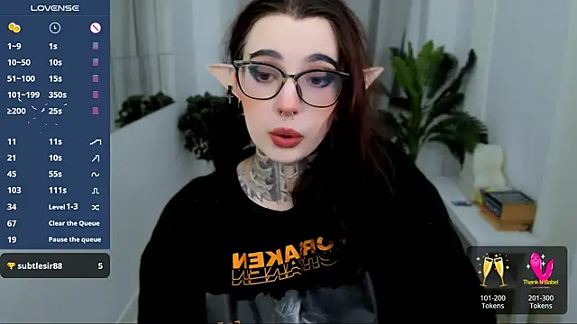 Snapshot of Dixi_Pixi_ chatting on February 6, 2025, 10:37 am Dixi Pixi online show from February 6, 2025, 10:37 am