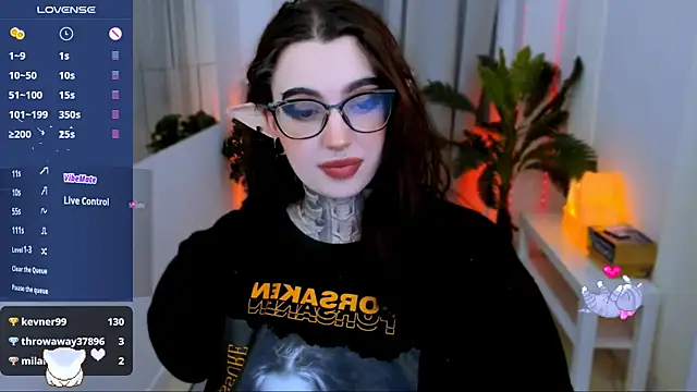 Snapshot of Dixi_Pixi_ chatting on February 7, 2025, 8:55 am Dixi Pixi online show from February 7, 2025, 8:55 am