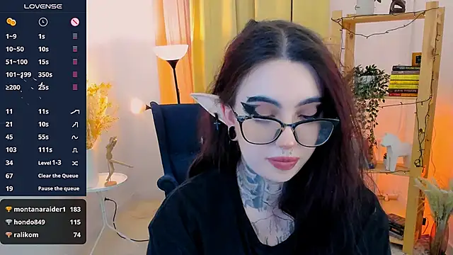 Snapshot of Dixi_Pixi_ chatting on February 8, 2025, 11:44 am Dixi Pixi online show from February 8, 2025, 11:44 am