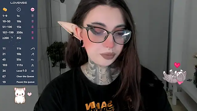 Snapshot of Dixi_Pixi_ chatting on October 19, 2025, 5:52 am Dixi Pixi online show from October 19, 2025, 5:52 am