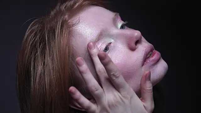 ginger hugs online show from November 11, 2025, 10:10 pm