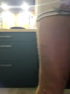 justepourvousbb online show from October 23, 2025, 5:23 pm